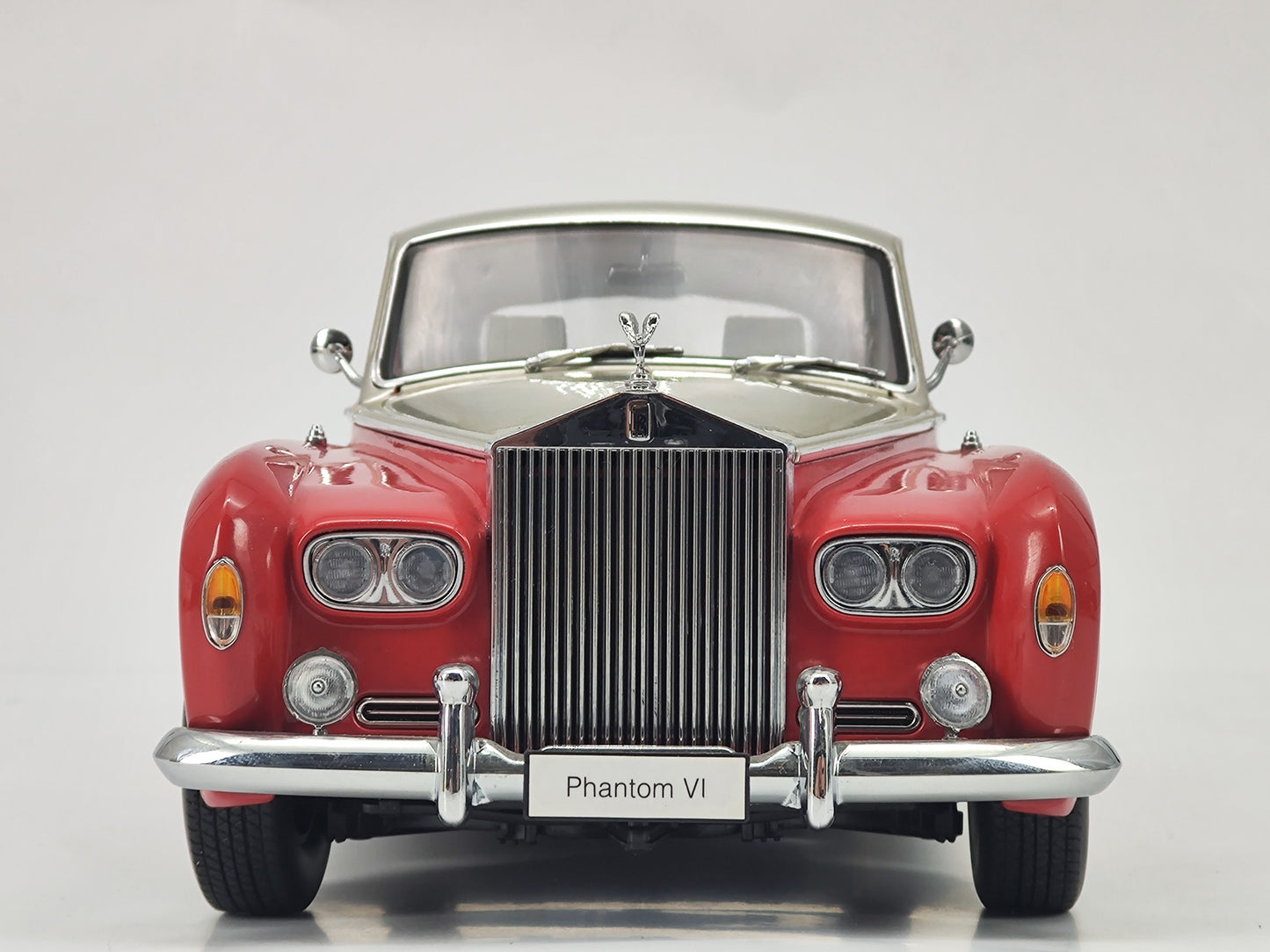 Kyosho 1/18 Rolls-Royce Phantom IV Silver Red Cover Alloy Simulation Model Car