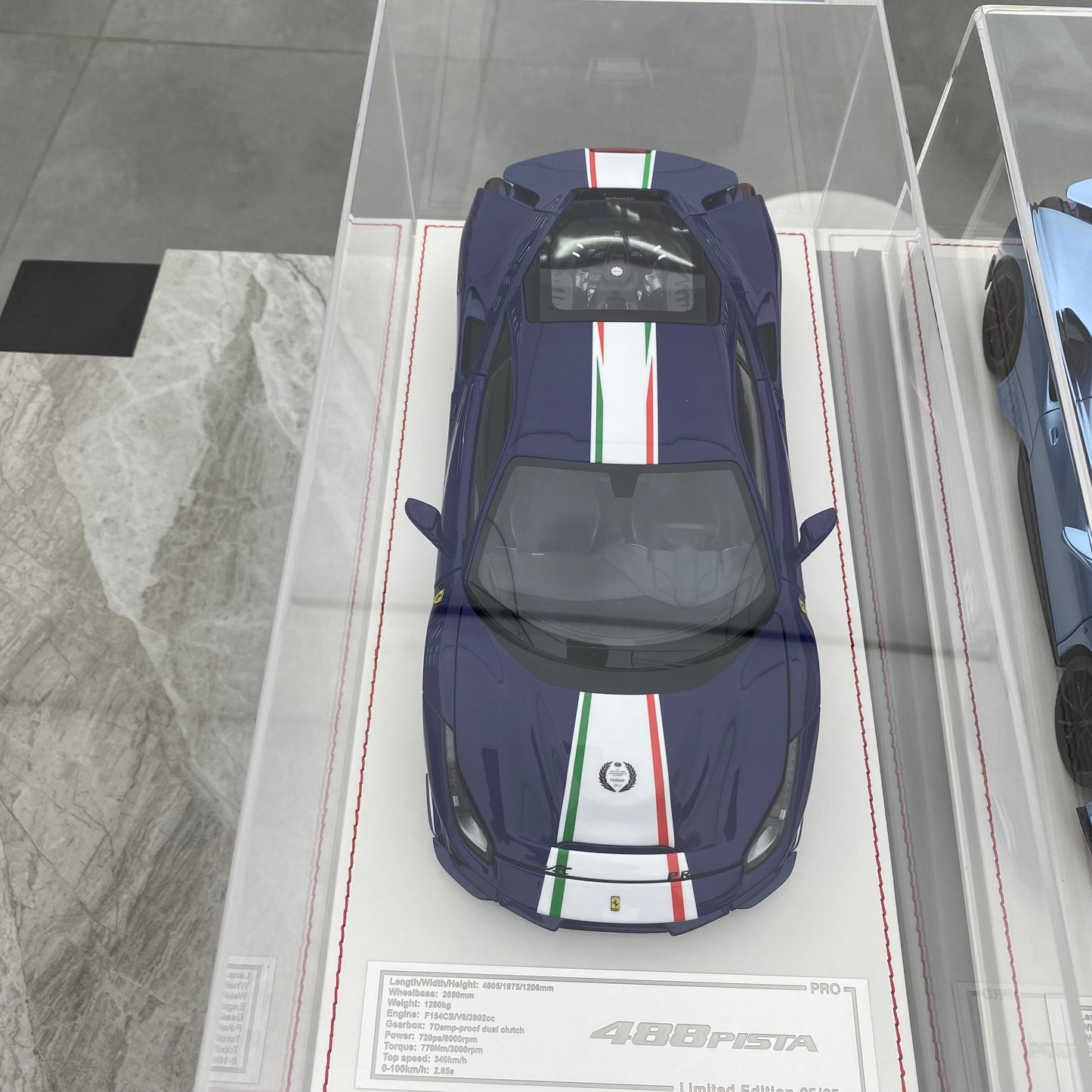 DM 1/18 Ferrari 488 pista resin fully opened simulation car model ornament gift