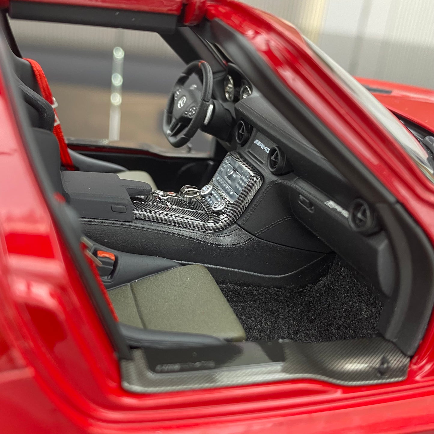 MINICHAMPS 1/18 Mercedes-Benz AMG SLS Black Series Red Alloy Fully Open Simulation Car Model Ornament Collection