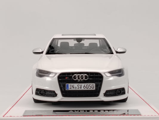 IVY 1/18 Audi S6 Ibis White Resin Model Car Ornament