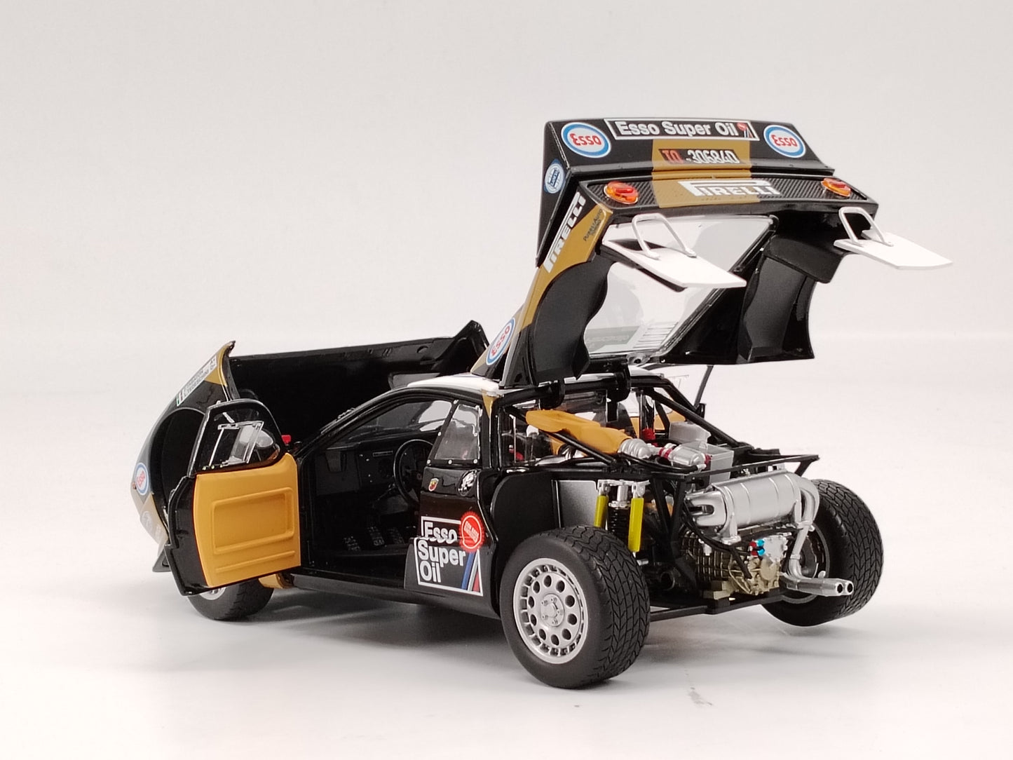 Kyosho 1/18 Lancia 037 1984 Piancavallo alloy car model