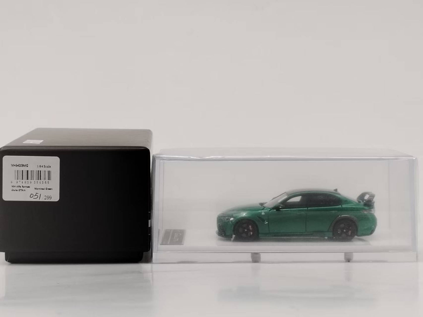 MOTORHELIX 1/64 Alfa Romeo Giulia GTAm Resin Car Model