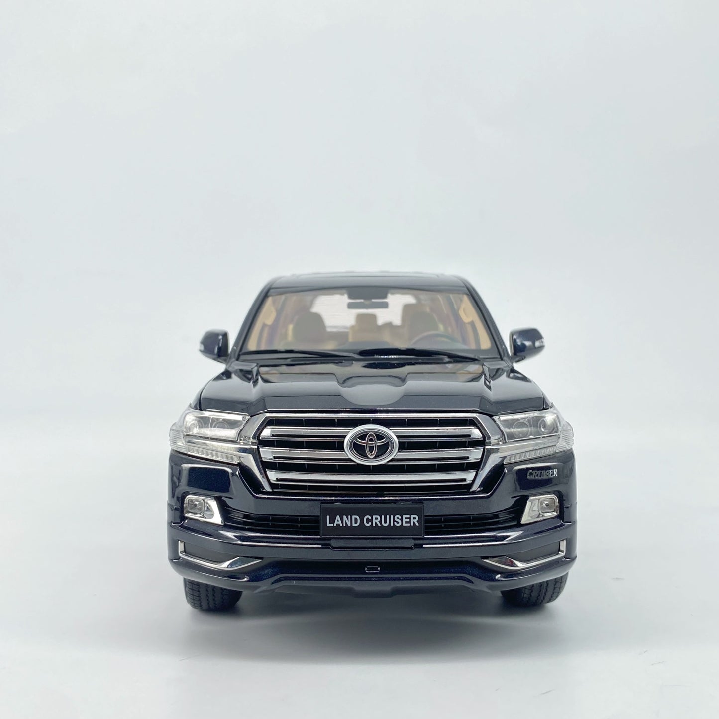 Kengfai 1/18 Toyota Land Cruiser LHD Alloy Model Car Ornaments