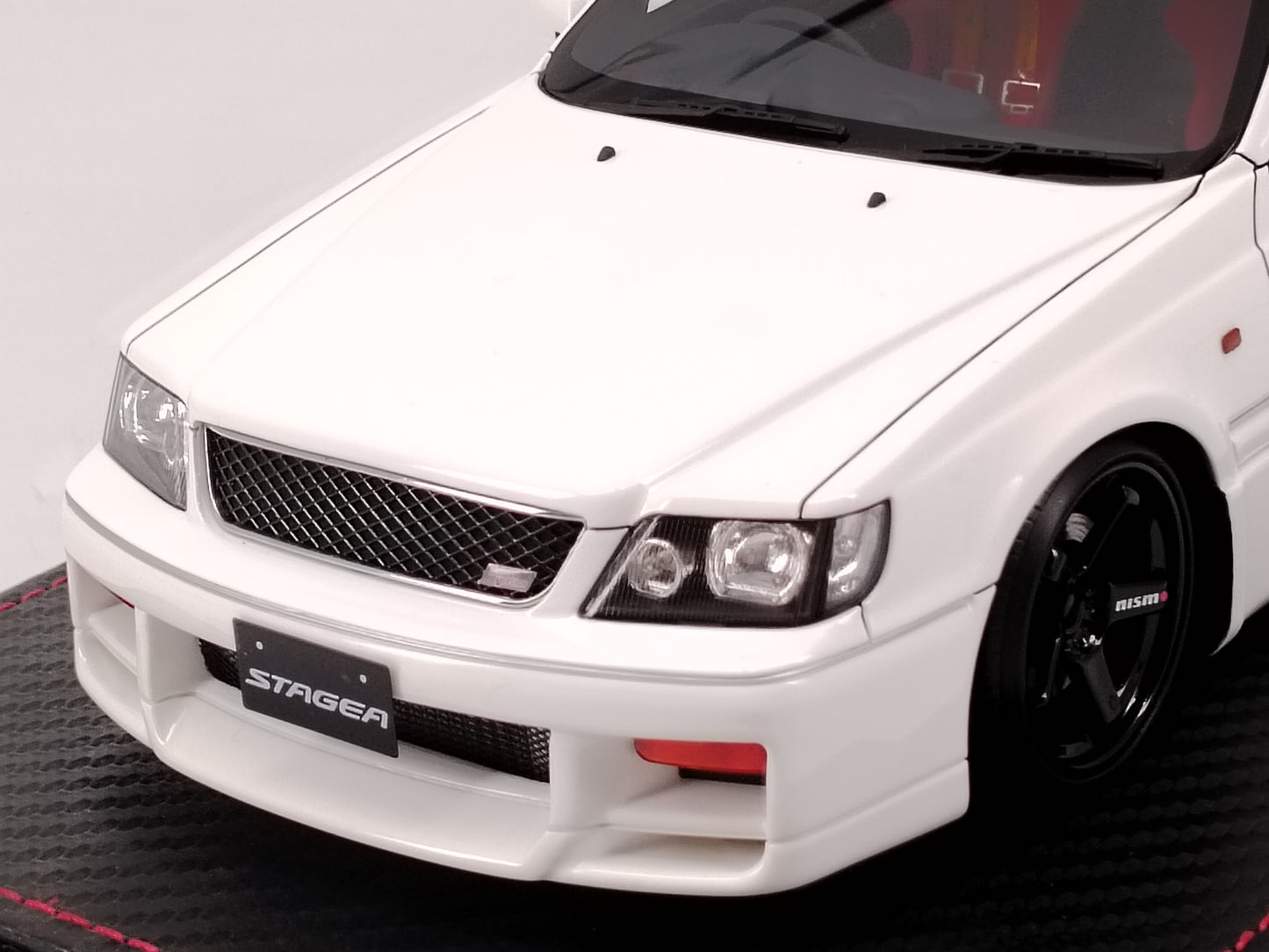 Ignition Model 1/18 Nissan STAGEA 260RS WGNC34 with engine white simulation car model