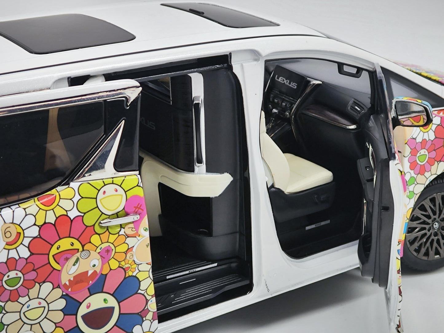 KF 1/18 Lexus lm300h commercial vehicle model sunflower car model ornaments