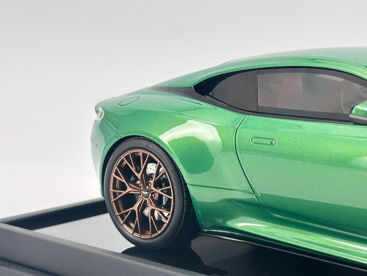 MOTORHELIX 1/18 Aston Martin DB12 COUPE Emerald Green Simulated Car Model