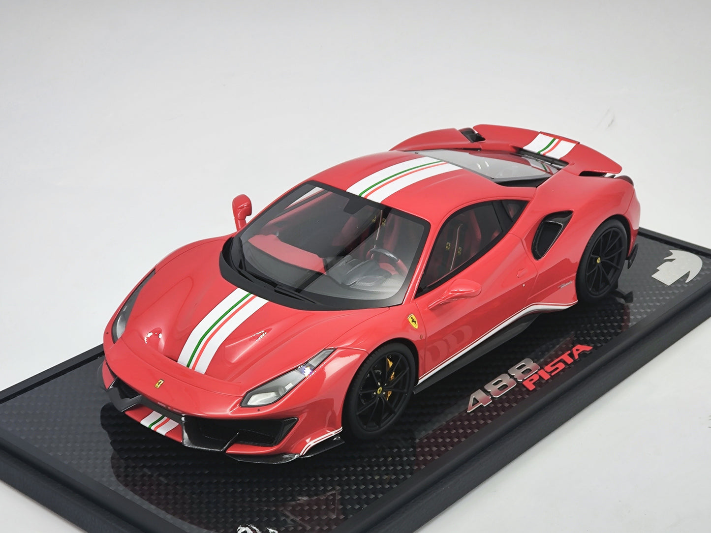 BBR 1/18 Ferrari 488 Pista Standard Red Model Car