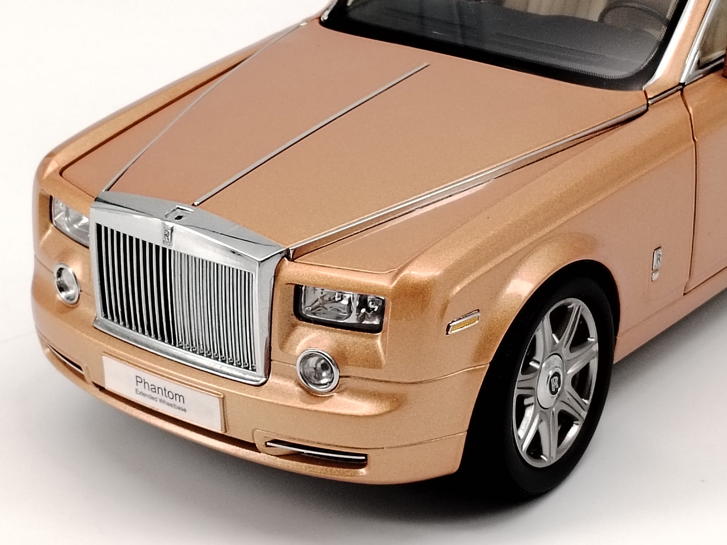 Kyosho 1/18 Rolls-Royce Phantom Gold Alloy Model Car