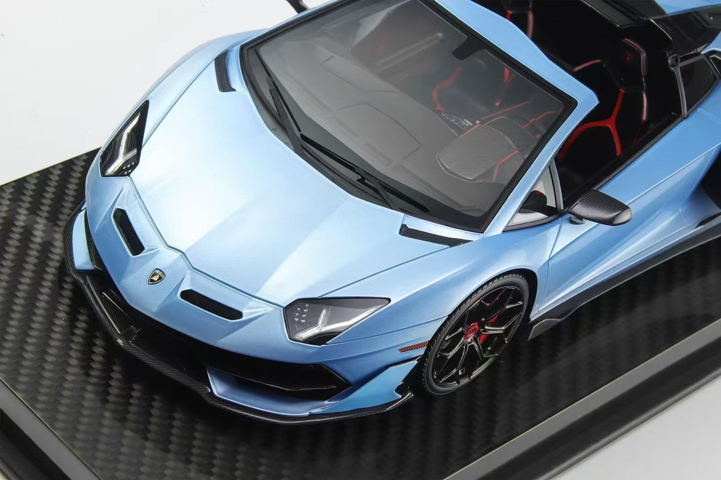 RUNNER 1/18 Lamborghini SVJ Limited Edition Simulation Model Car