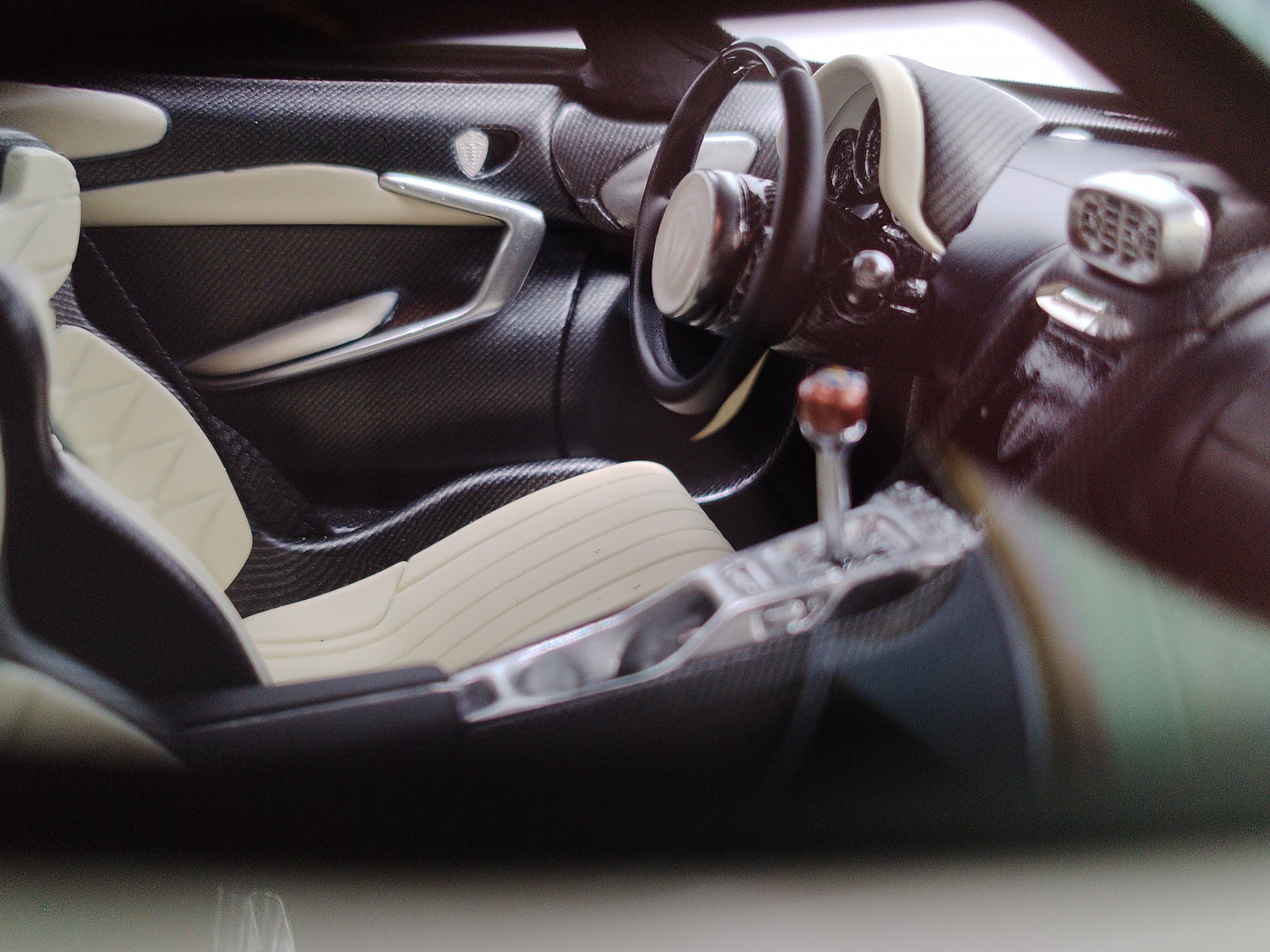 FRONTIART 1/18 Koenigsegg CC850 White Model Car
