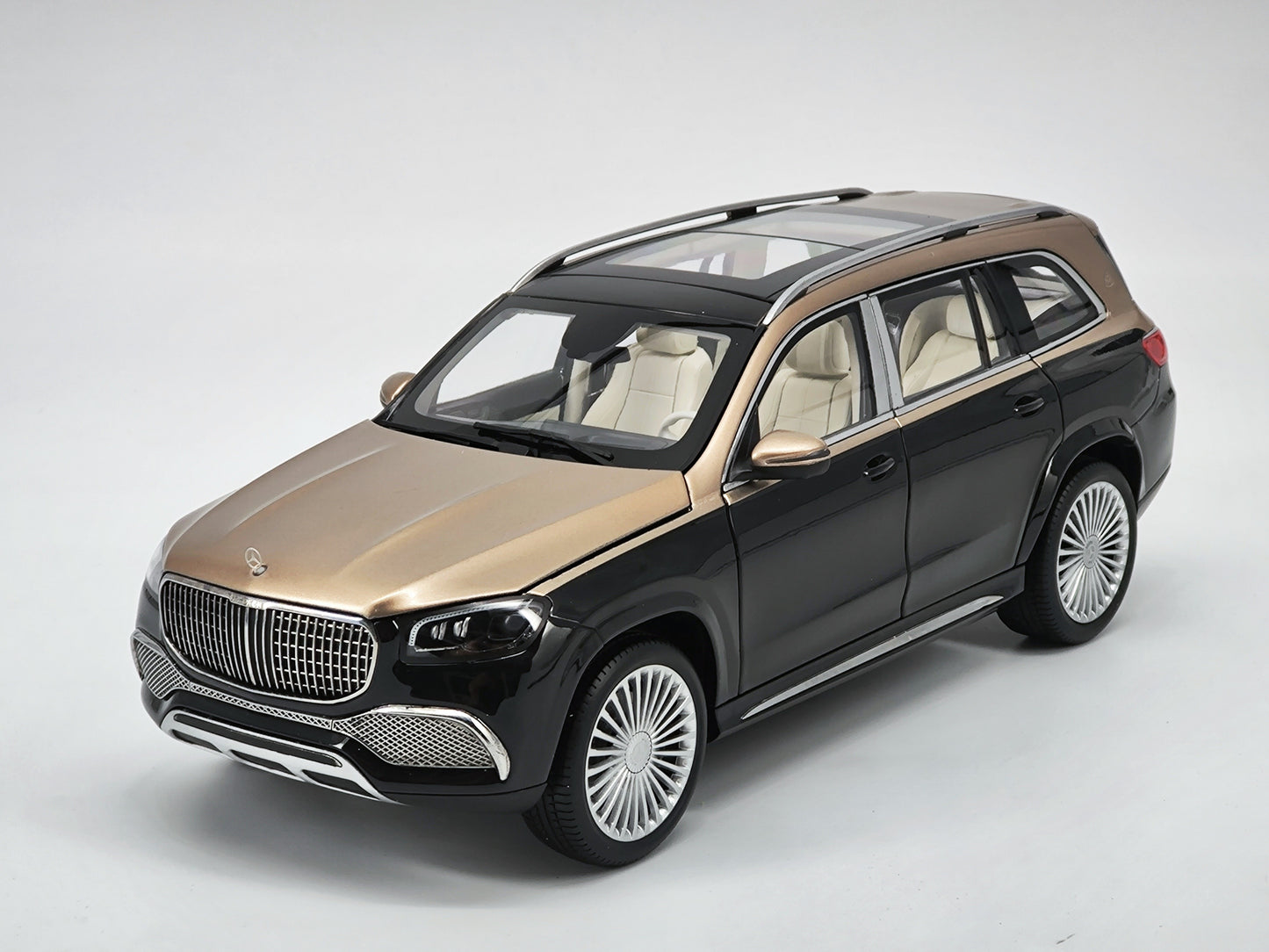 Paragon 1/18 Mercedes-Benz Maybach GLS600 alloy car model ornaments