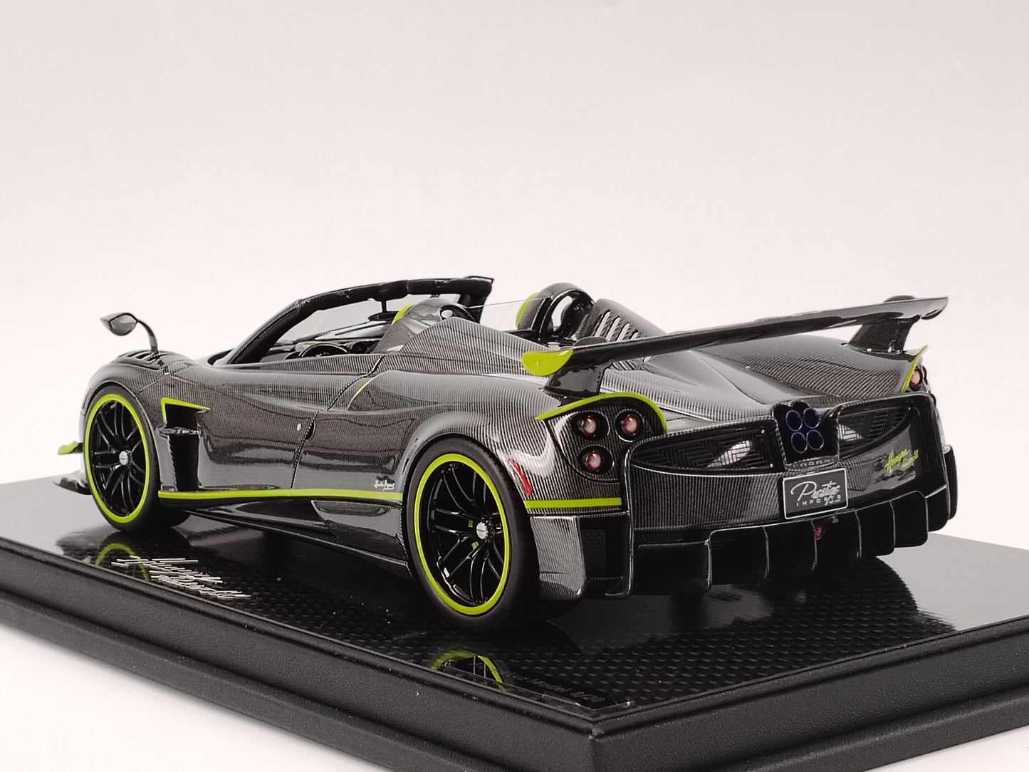 AustraLux Model 1/18 Pagani Huayra Roadster BC All-Carbon Fiber with Green Stripes Car Model