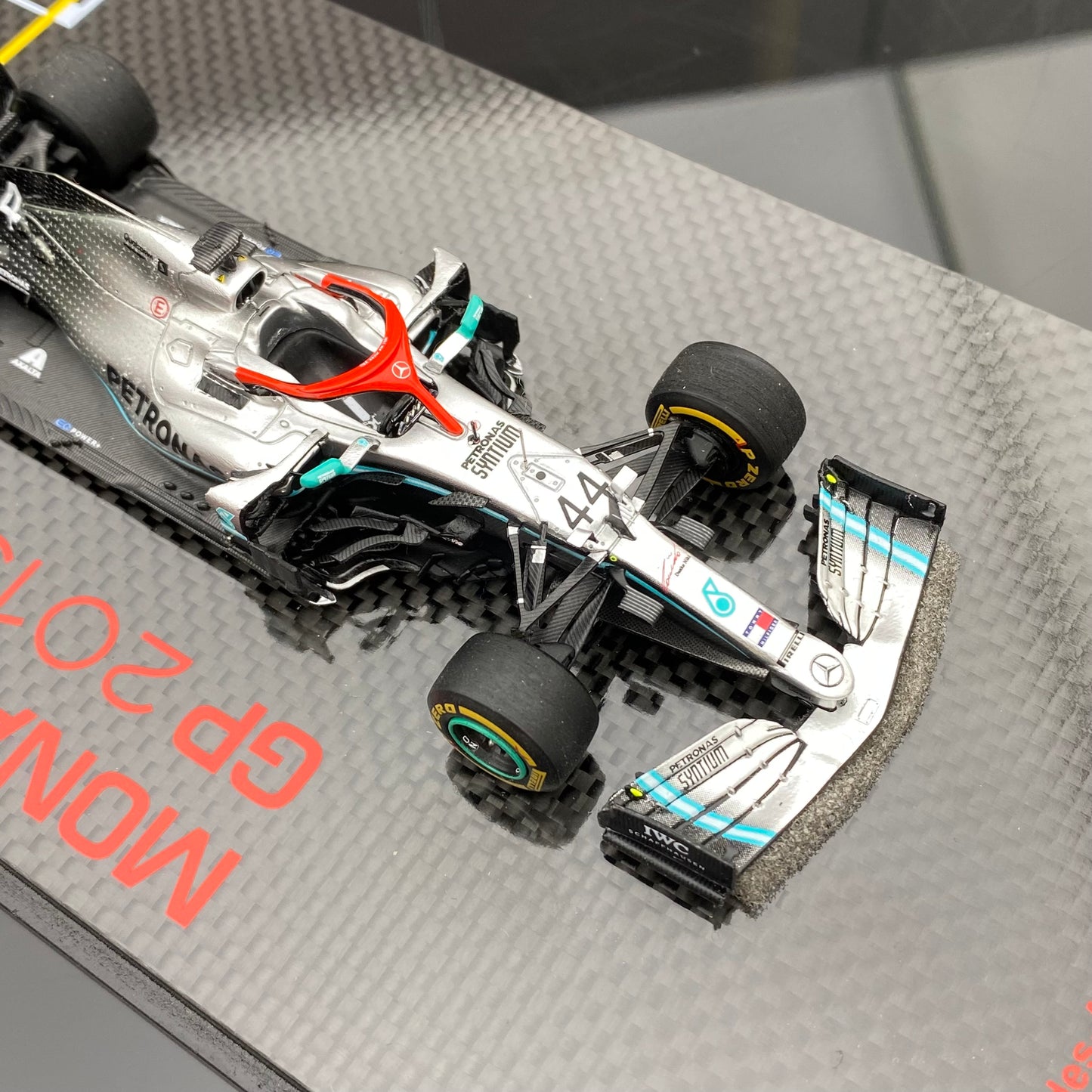 SPARK 1/43 Mercedes-Benz AMG F1 Team W10 2019 Monaco Grand Prix Victory No. 44 Hamilton Silver Green Painting Car Model