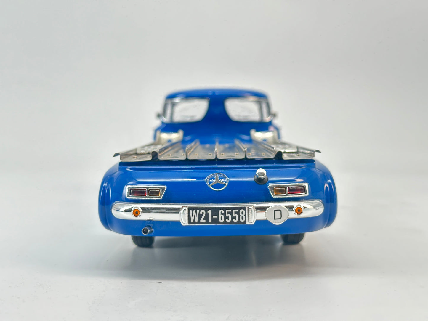 IVY 1/18 Mercedes Benz RENNTRANSPORTER Blue Wonder Blue Alloy Closed Car Model