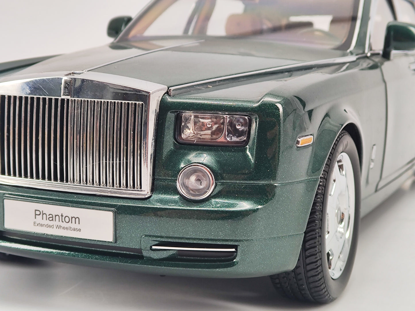 Kyosho 1/18 Rolls-Royce Phantom Peninsula Green Alloy Model Car