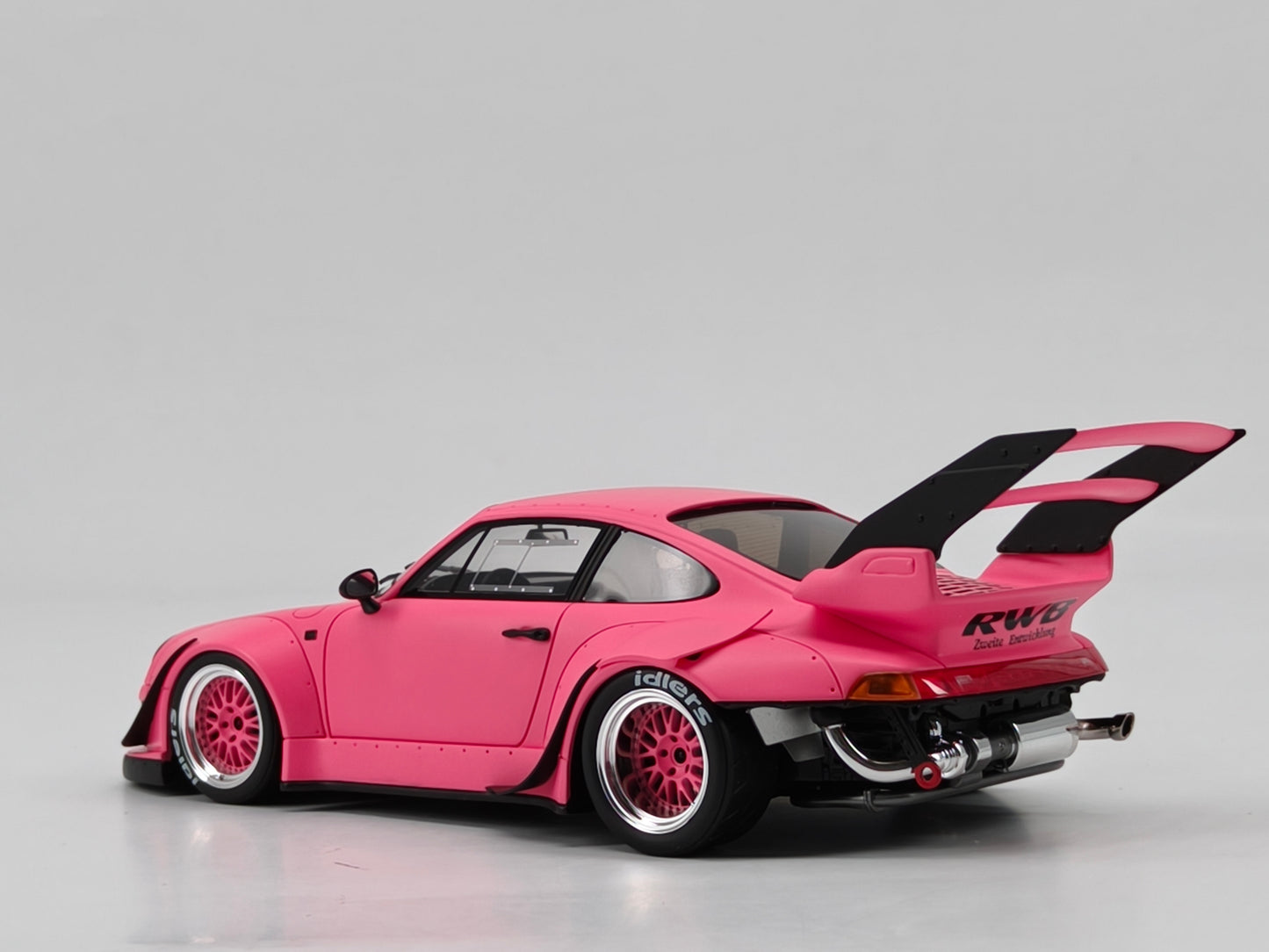 GT Spirit 1/18 Porsche RWB 993 High Tail Matte Powder Simulation Car Model Ornaments