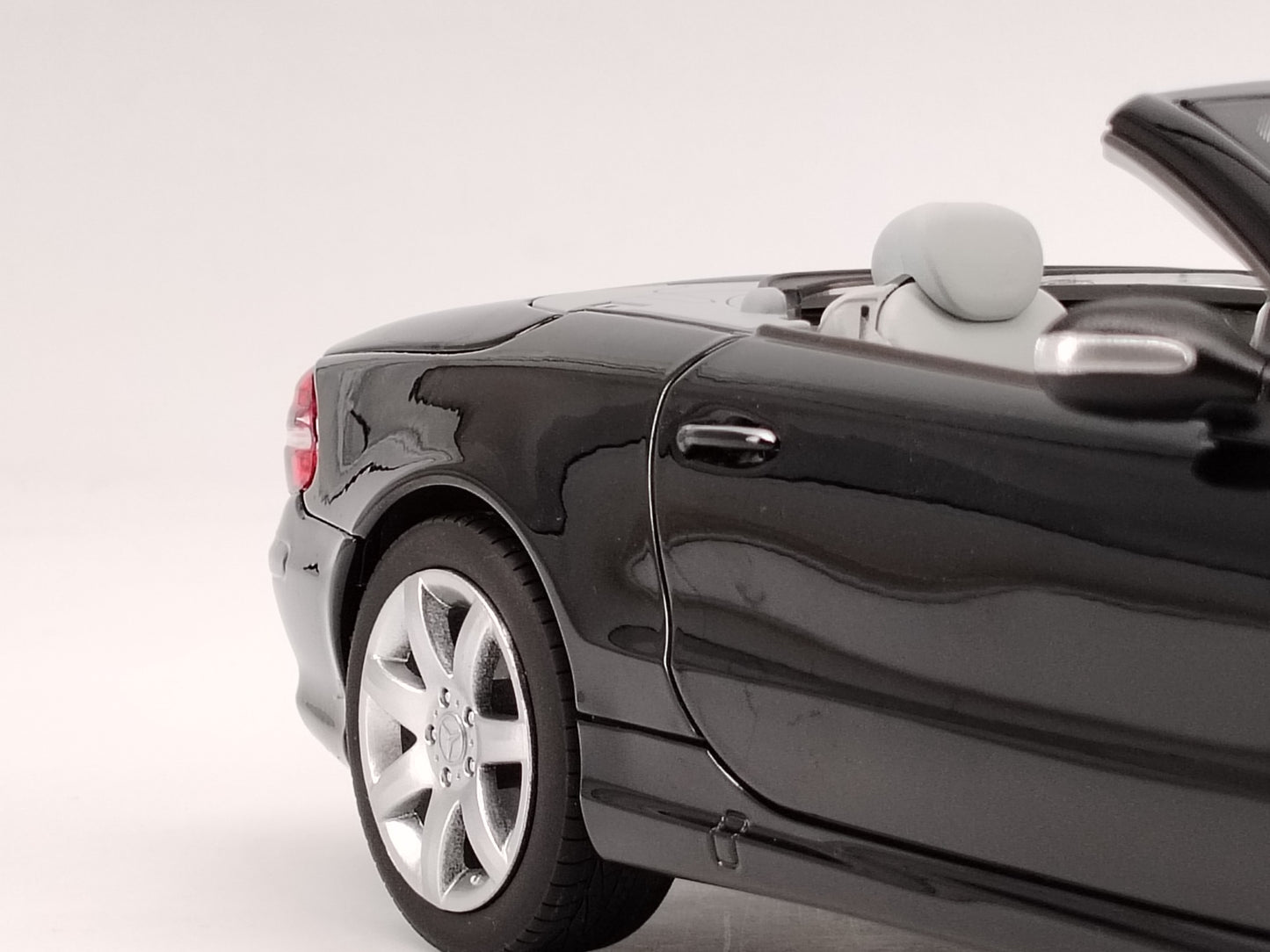 Norev 1/18 Mercedes SL 500 2003 black alloy car model ornaments birthday gift