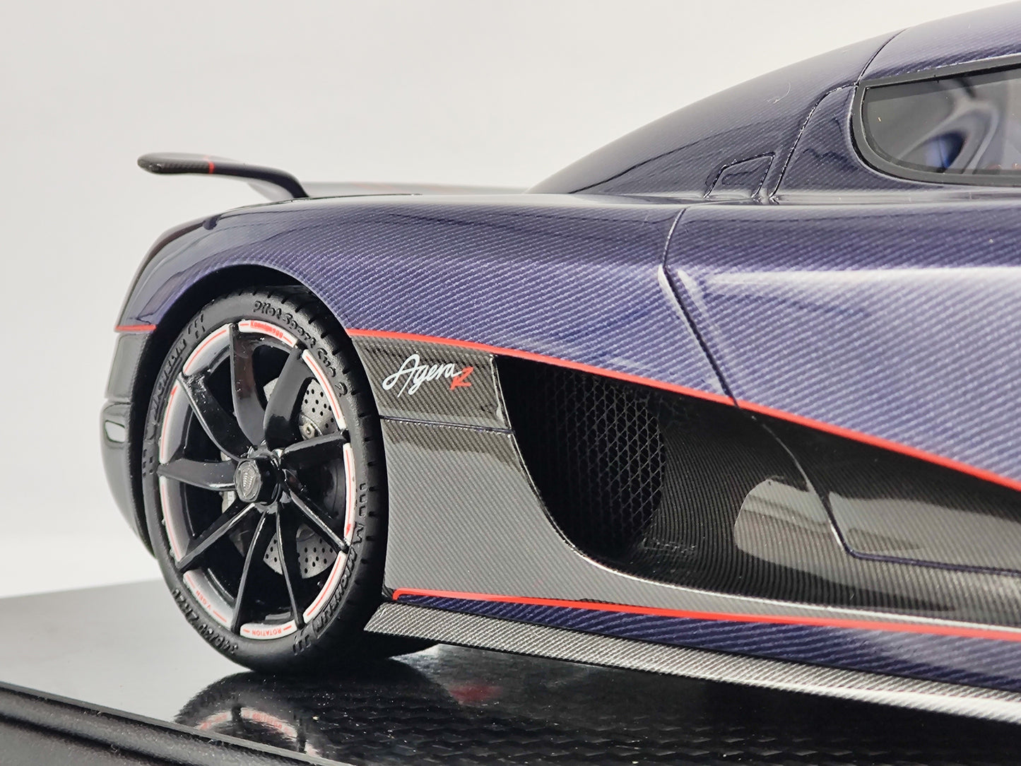 Frontiart 1/18 Koenigsegg Agera RS Carbon Blue Red Line Limited Edition Simulation Model Car