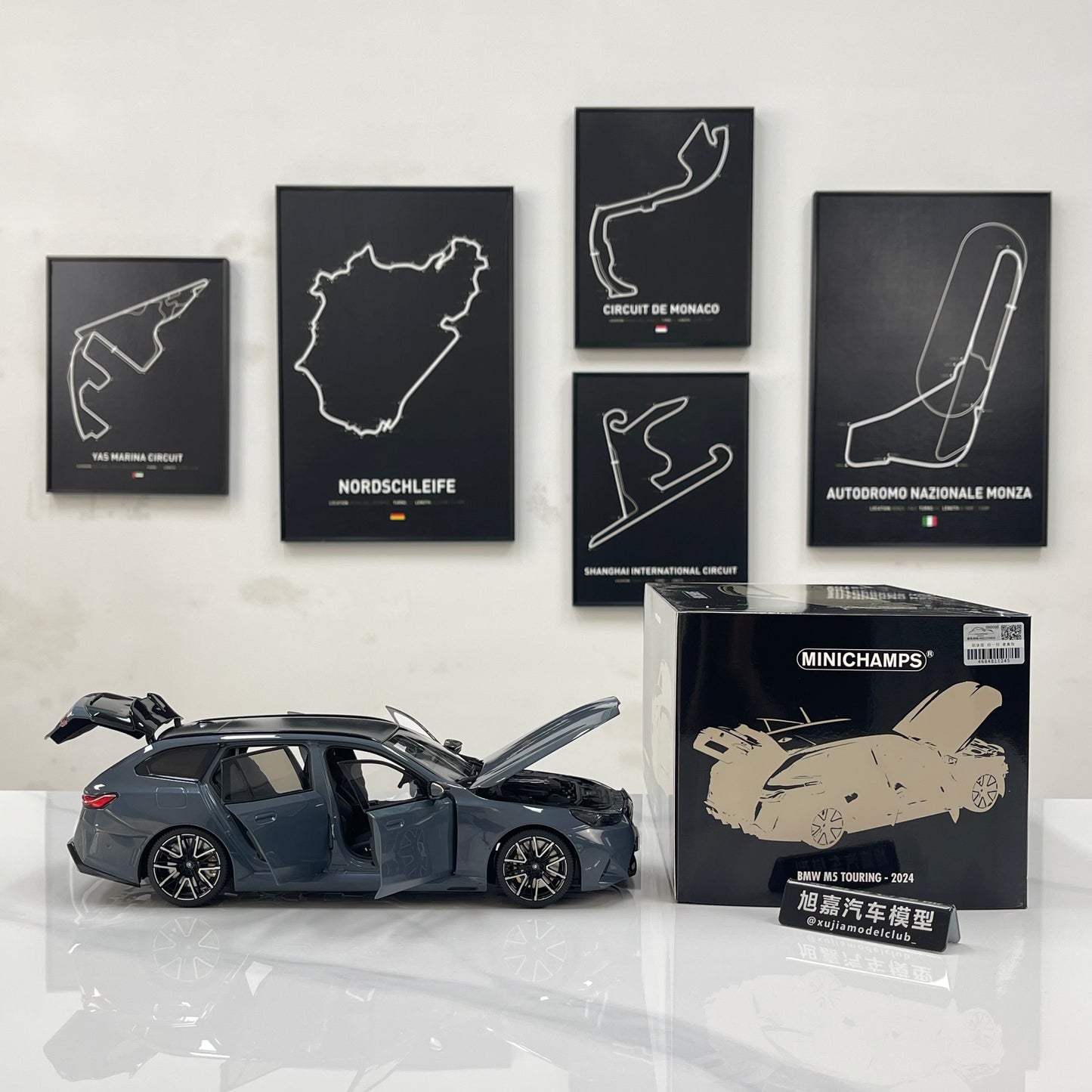 MINICHAMPS 1/18 BMW M5 Touring (2024) – Metallic Grey (110023901)