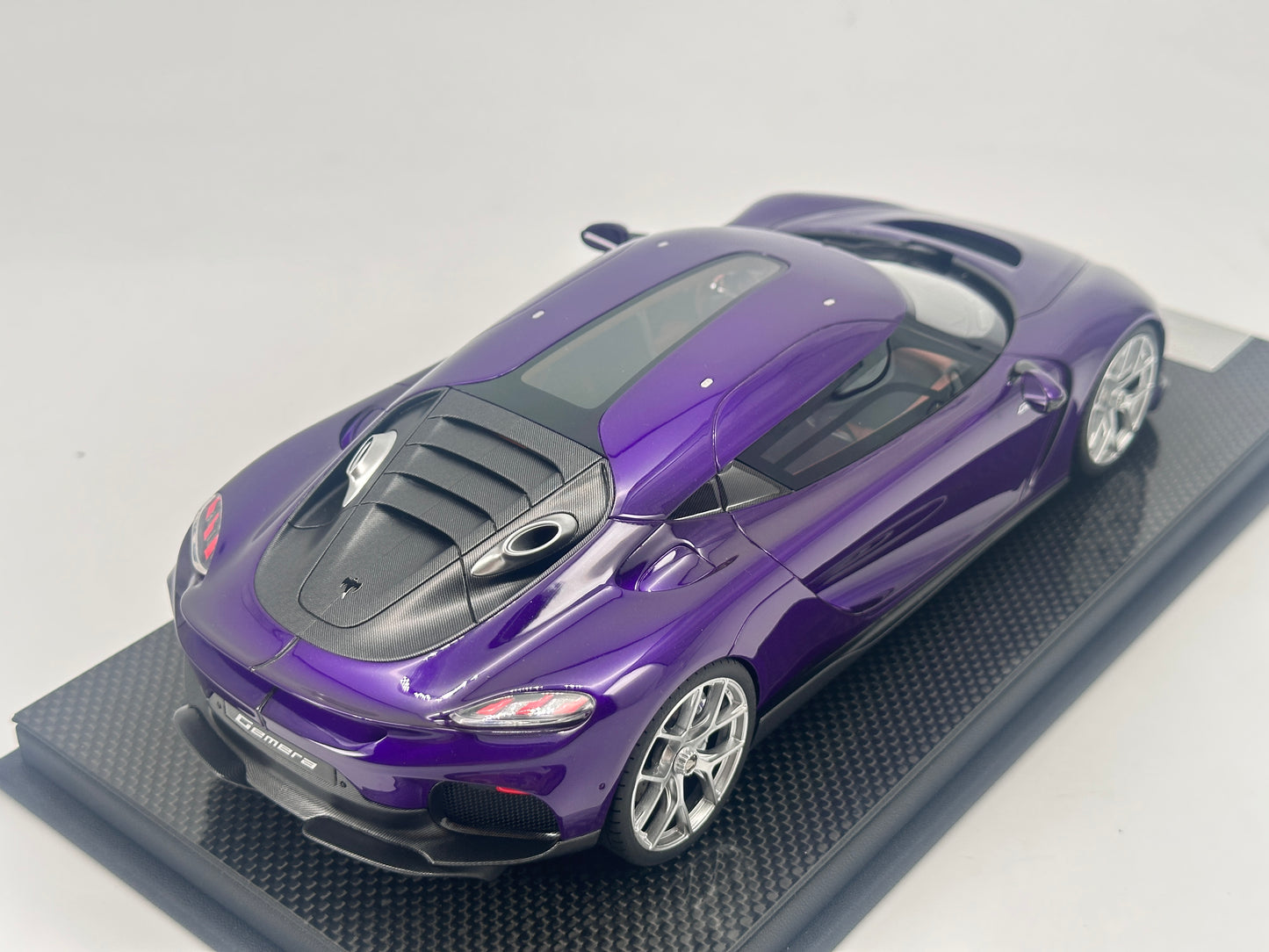FRONTIART 1/18 Koenigsegg Gemera Purple Model Car Collectible