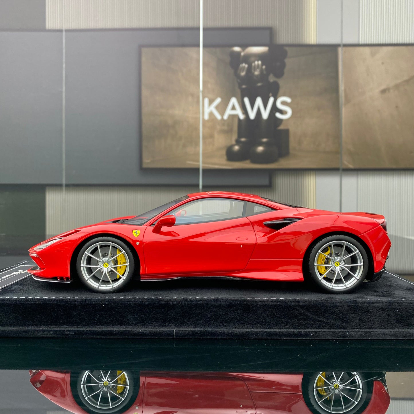 Adorno de coche Ferrari F8 Standard Red de edición limitada, modelo HH 1/18