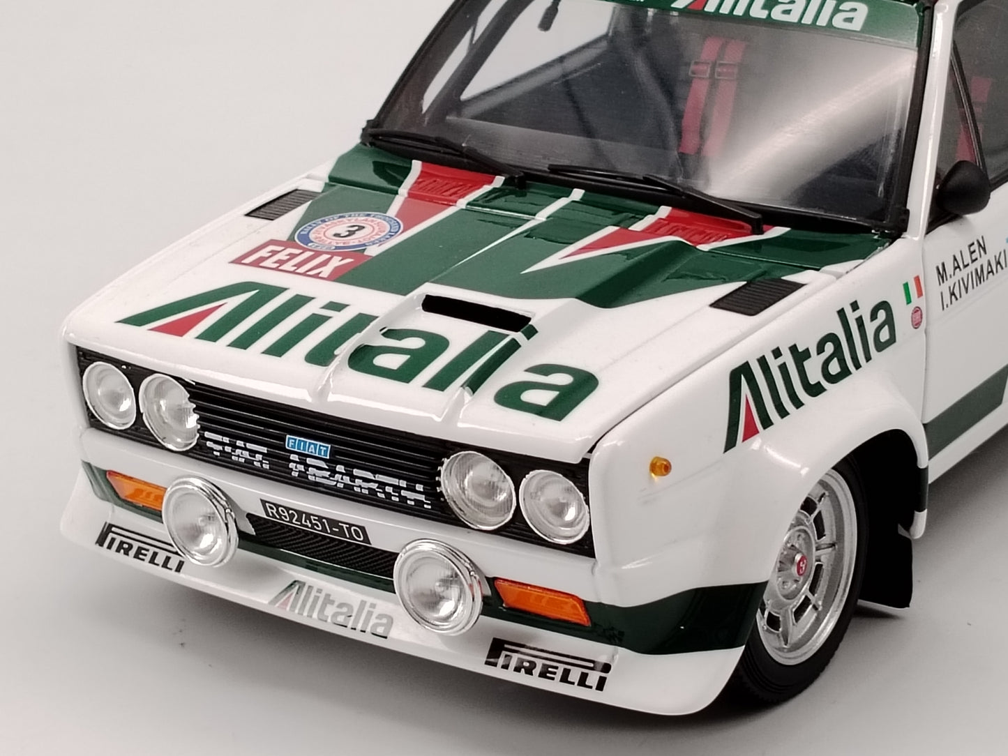 Kyosho 1/18 Fiat 131 ABARTH RALLY simulation modelcars ornaments