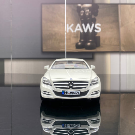 NOREV 1/18 Mercedes-Benz CLS Coupe 2011 Alloy Fully Open White Simulation Car Model Ornament