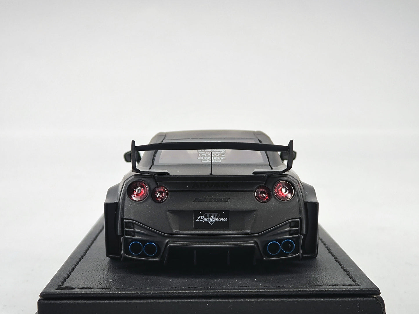 IG 1/43 Nissan GTR R35 LBWK wide body black warrior simulation car model ornaments