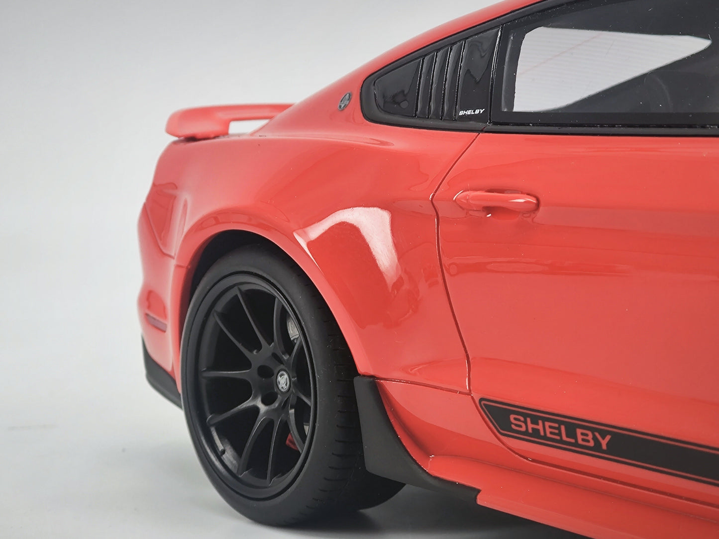 GT SPIRIT 1/18 Ford Mustang Shelby Simulation Car Model Ornaments