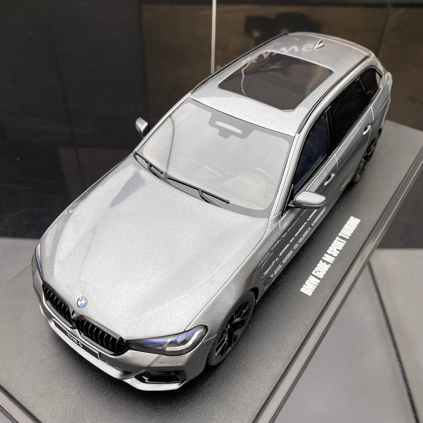GT Spirit 1/18 BMW 540E Simulation Car Model GT485