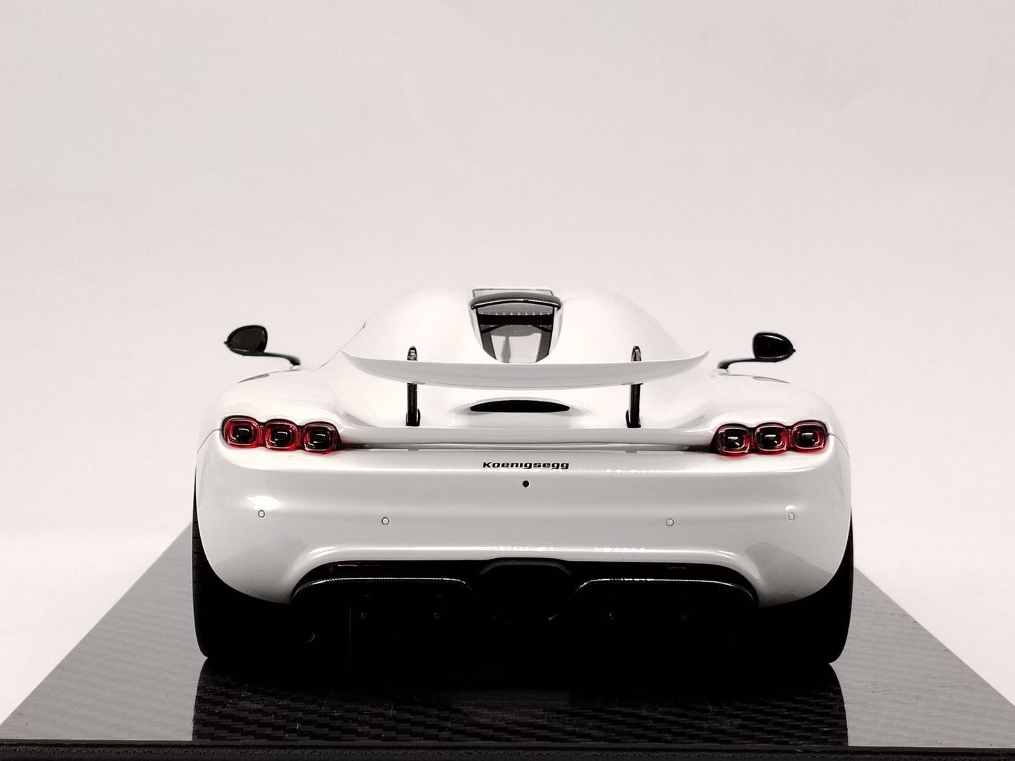 FRONTIART 1/18 Koenigsegg CC850 White Model Car