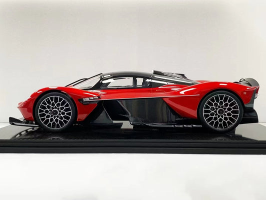 Adorno de coche Aston Martin Valkyrie Candy Red de edición limitada a escala 1/8 de Frontiart