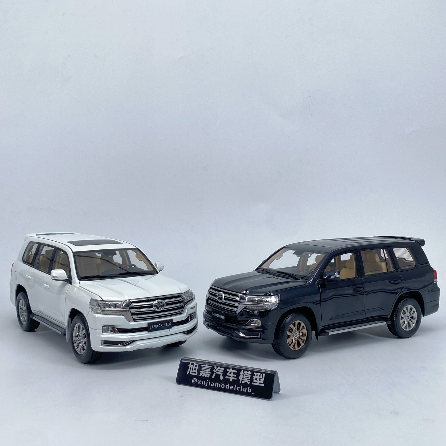 Kengfai 1/18 Toyota Land Cruiser LHD Alloy Model Car Ornaments