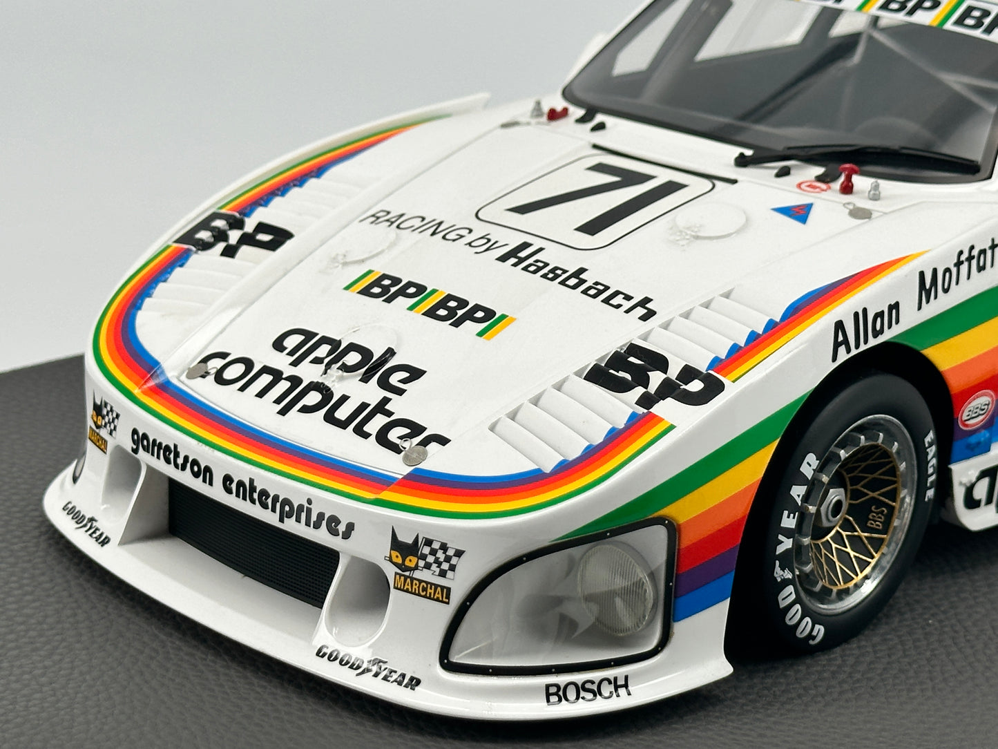 Top Marques 1/12 Porsche 935 K3 Apple Simulation Model Car