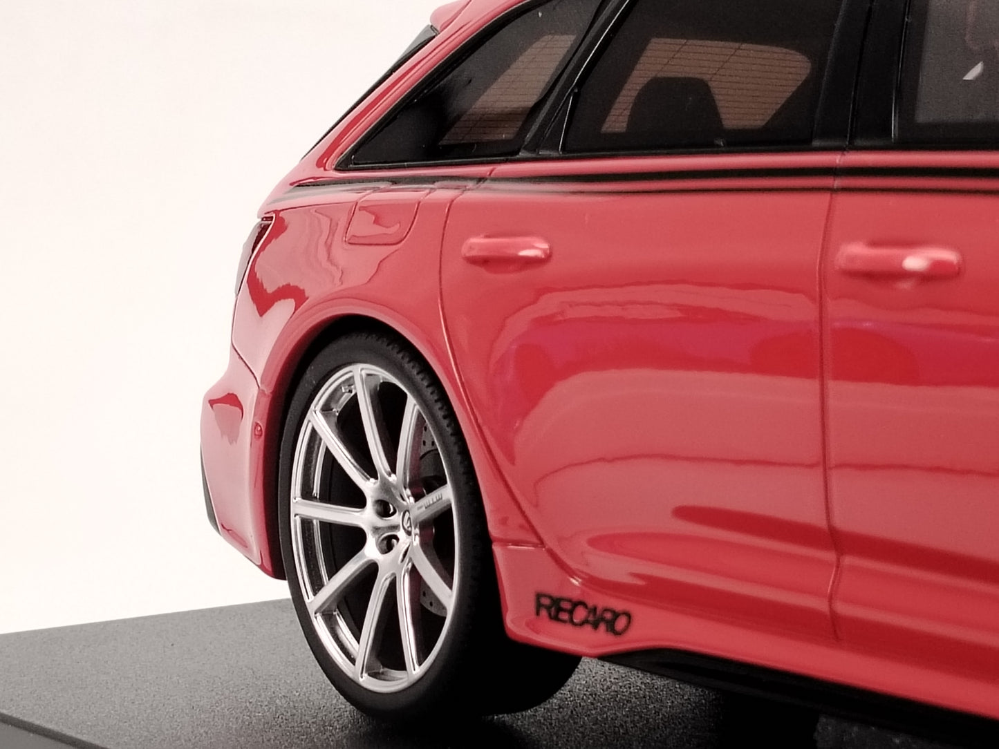 GT Spirit 1/18 Audi RS6(C8)MTM AVANT Red Simulation Car Model