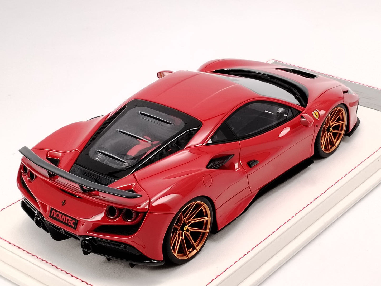 DG 1/18 Ferrari F8 Novetic Red Simulation Model Car Birthday Gift