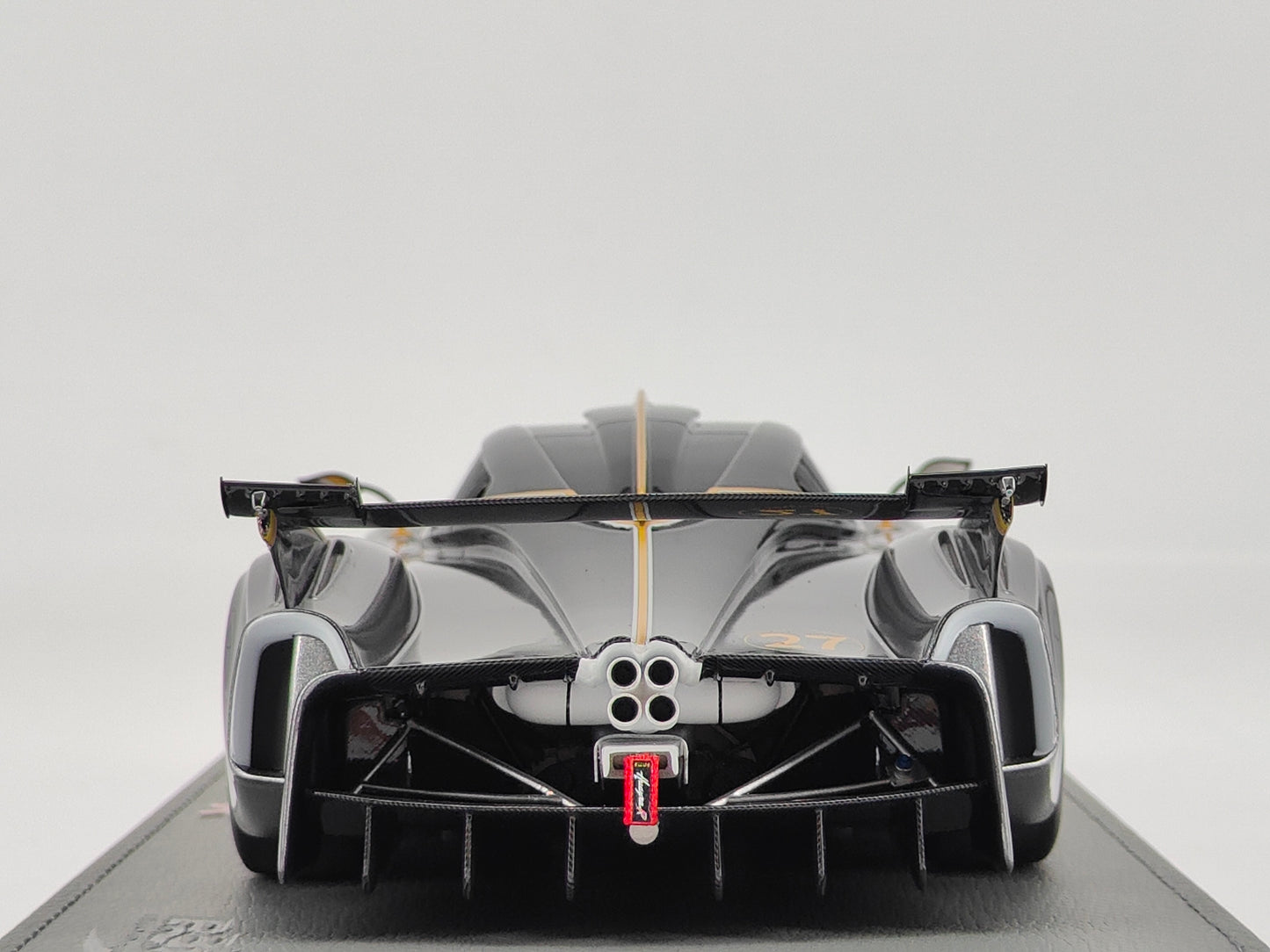BBR 1/18 Pagani HUAYRA R #27 Metallic Gray Simulation Car Model
