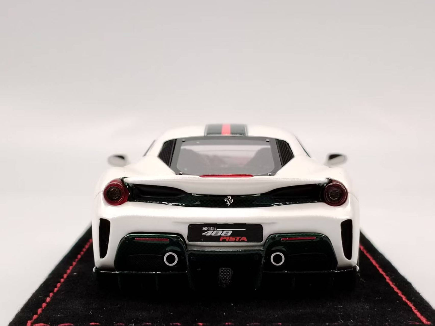 BBR 1/43 Ferrari 488 Pista White/GUCCI Livery Resin Model BBRC202CH