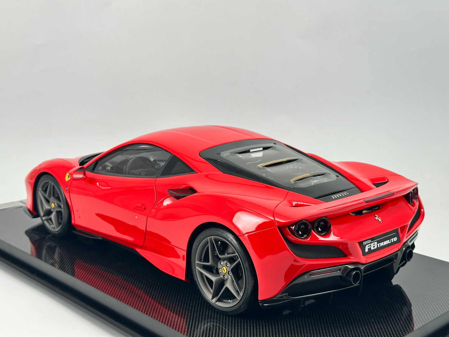 Amalgam 1/8 Ferrari F8 Red High-end Limited Edition Car Model