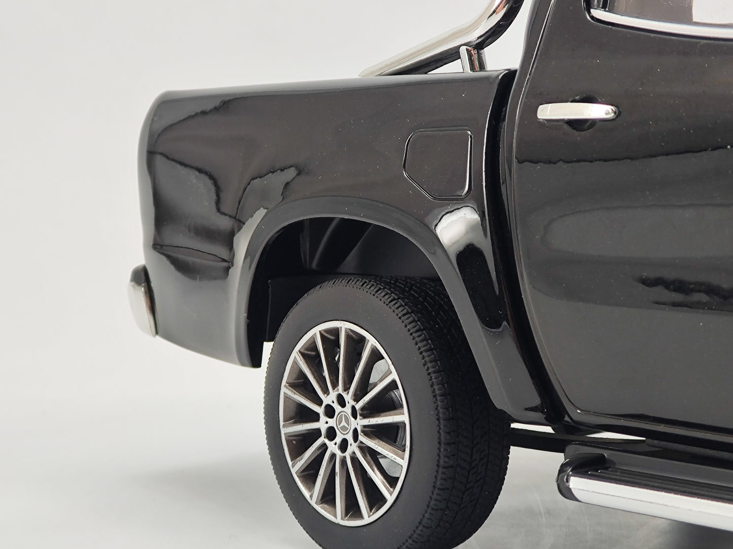 ZP 1/18 Mercedes-Benz X-Class black alloy simulation model car BENZ021-1
