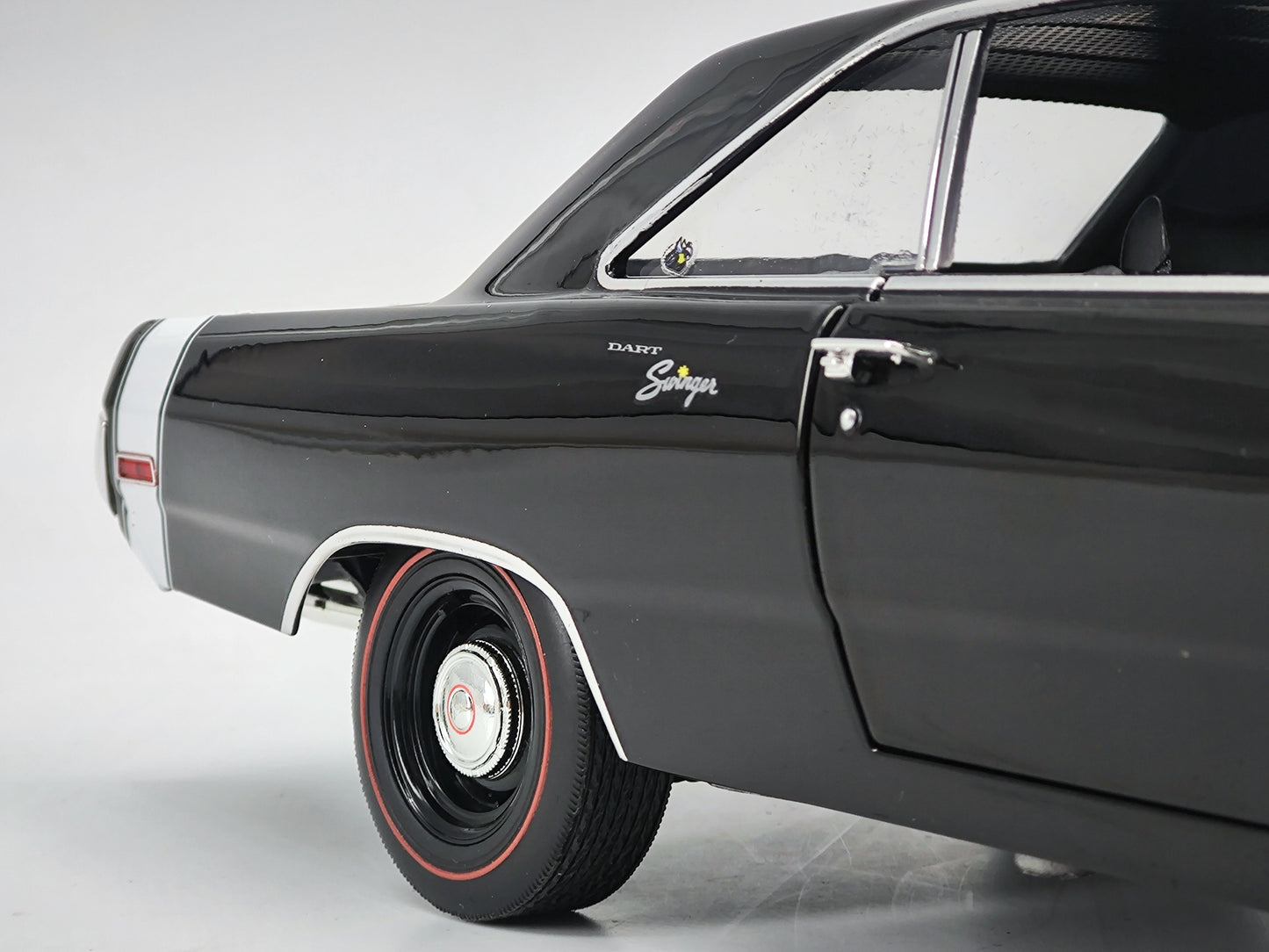 ACME 1/18 Dodge DART SWINGER 340 1970 Black Black Top Simulation Car Model