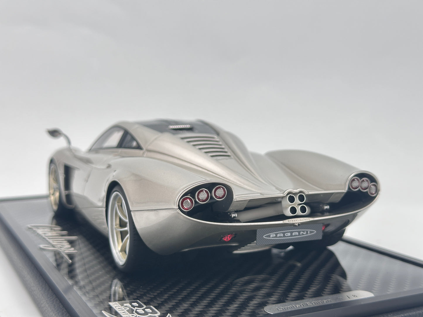 BBR 1/18 Pagani Huayra Codalunga Carbon Base Gold Limited Edition Car Model