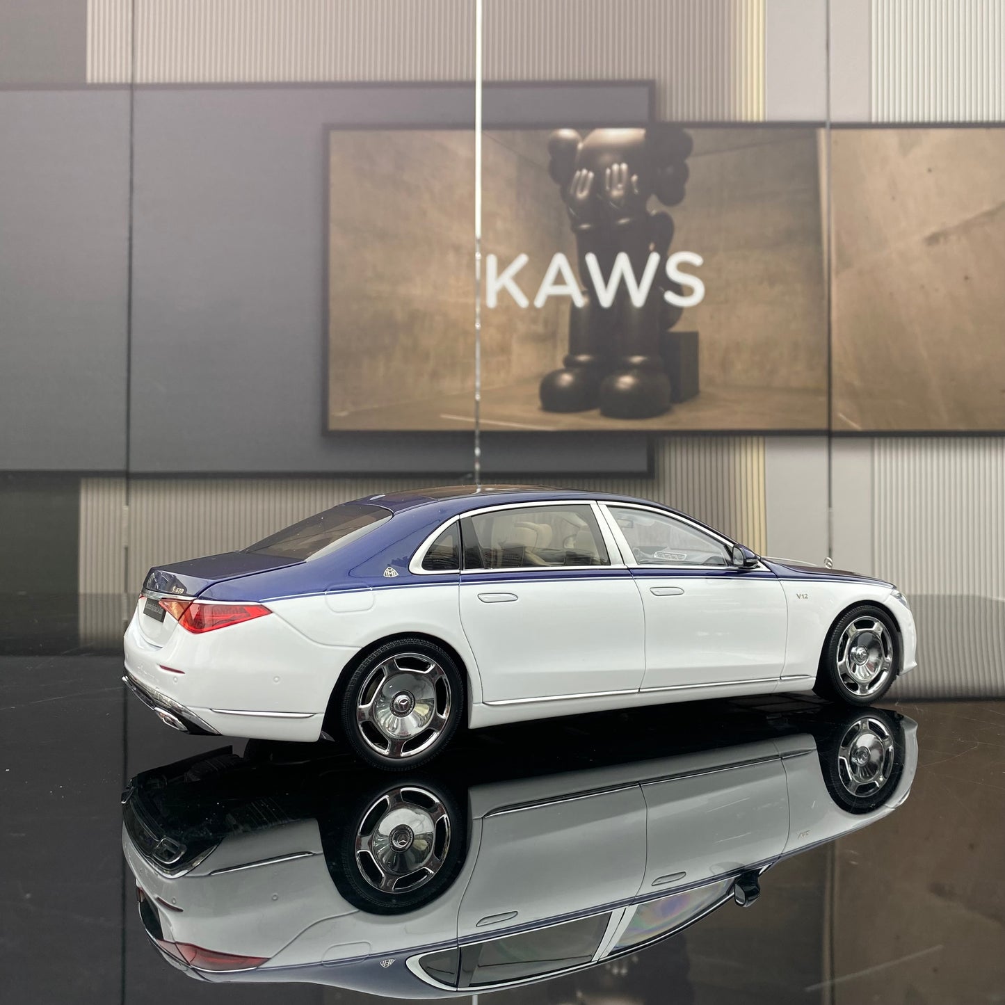 Adornos de aleación de coche Mercedes-Benz Maybach S680 nuevo Clase S a escala 1:18 casi reales