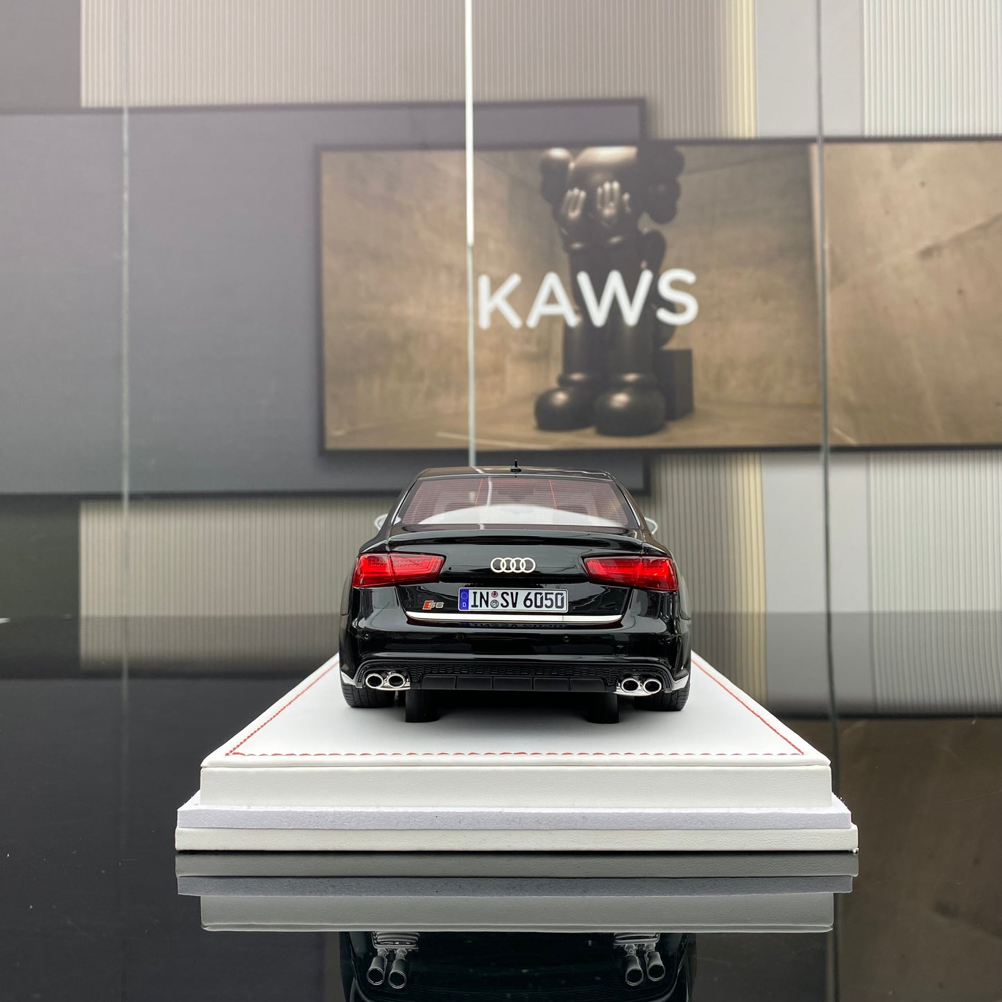 IVY Tailor 1/18 AUDI Audi S6 Sedan resin car model birthday gift ornament