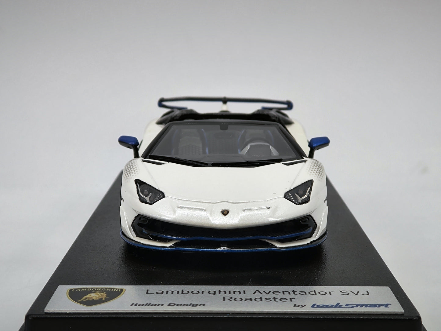 Looksmart 1/43 Lamborghini SVJ Convertible Simulated Car Model
