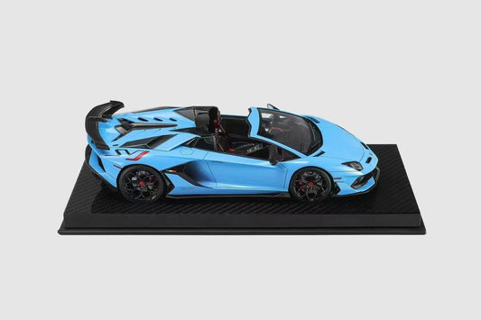 Runner & UU 1/18 Lamborghini SVJ Aventador