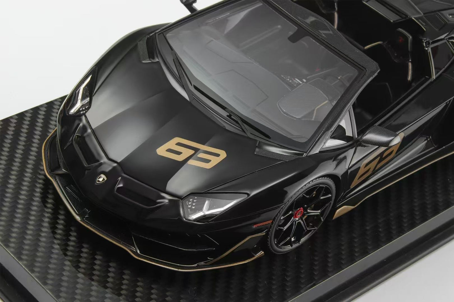 RUNNER 1/18 Lamborghini SVJ Limited Edition Simulation Model Car