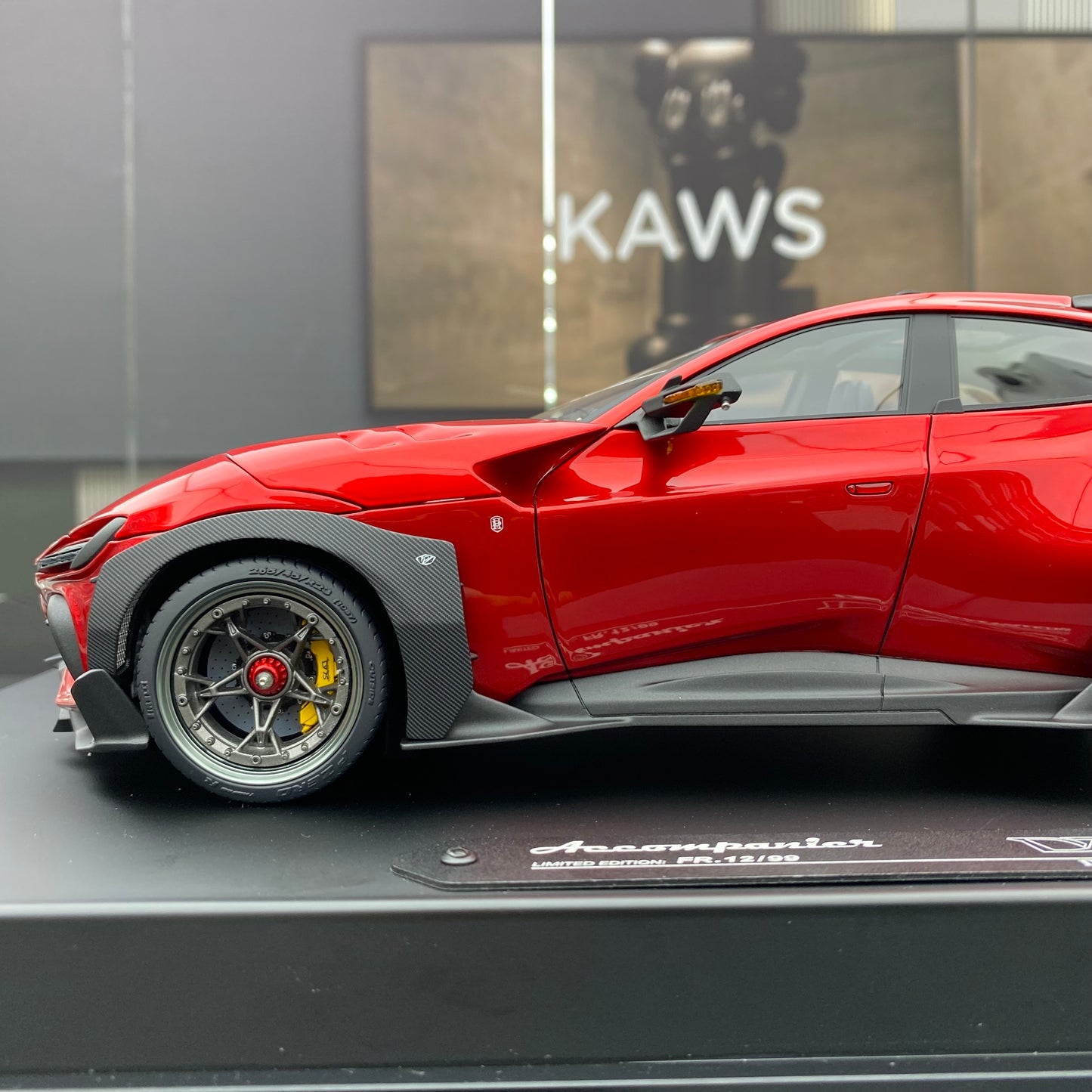 Dreamwalkers DW 1/18 Ferrari Accompanier D775 Purosangue simulation car model ornaments