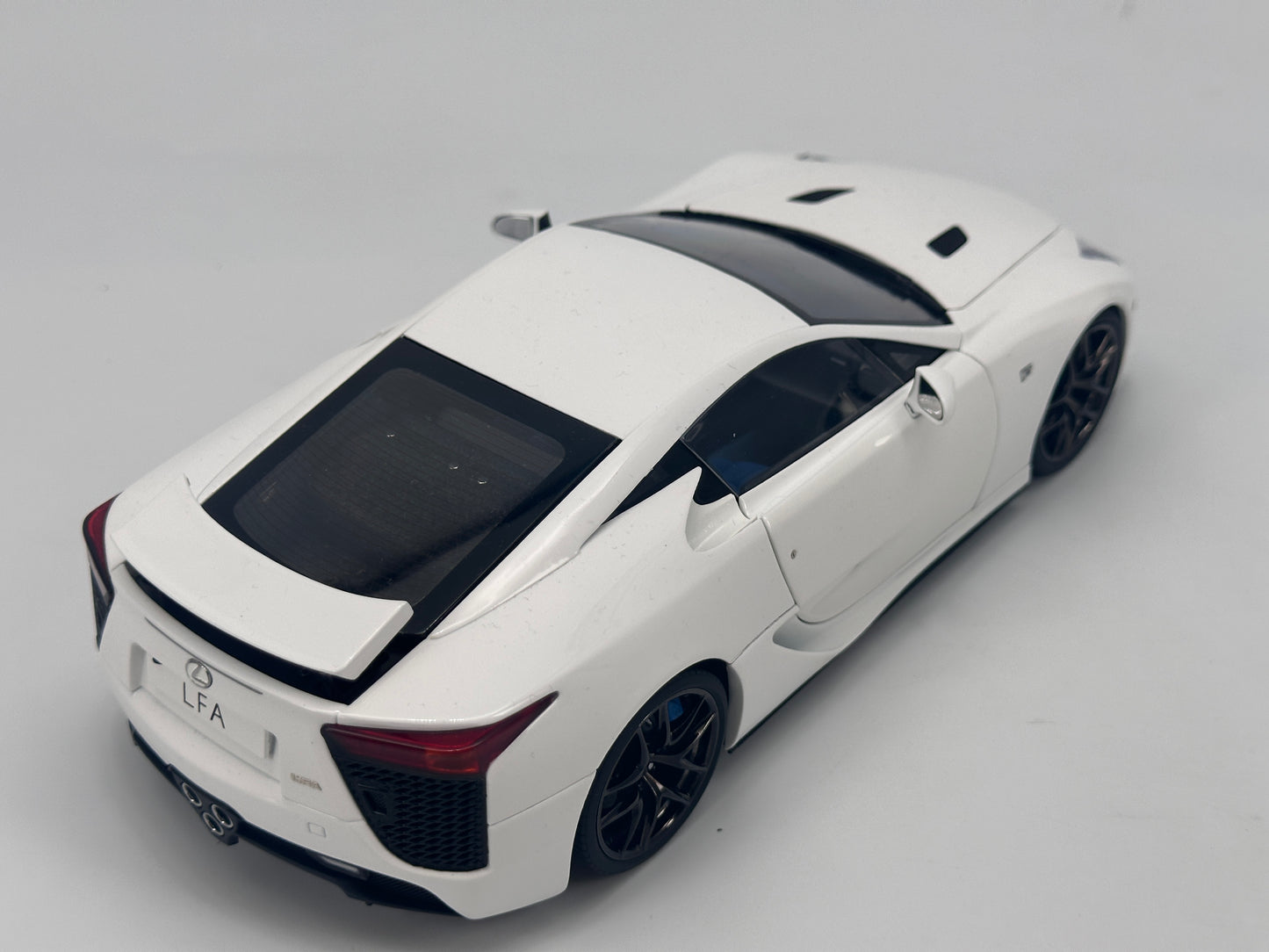 WELL 1/18 Lexus LFA White Alloy Car Model