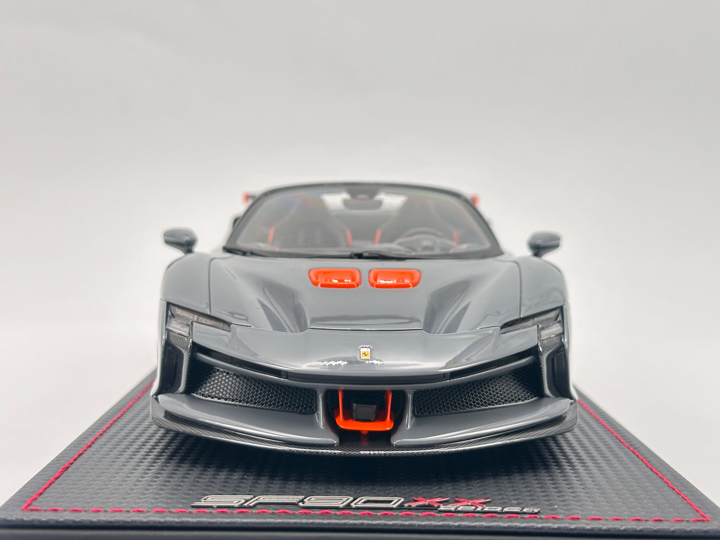MR 1/18 Ferrari SF90 XX Stradale Nardò Gray Limited Edition Car Model FE042SE2